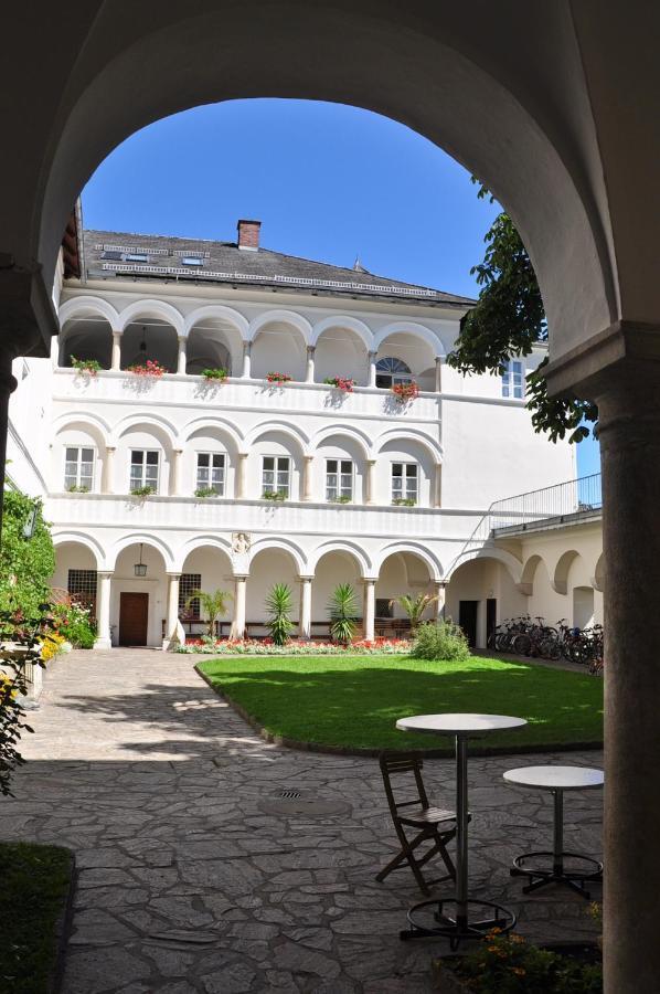 Kloster Wernberg Hotell Exteriör bild