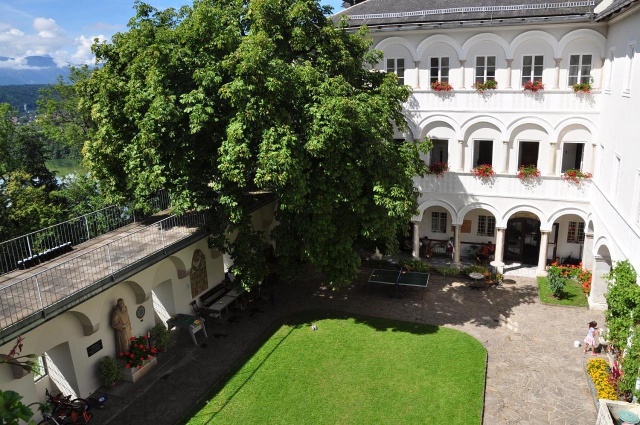 Kloster Wernberg Hotell Exteriör bild