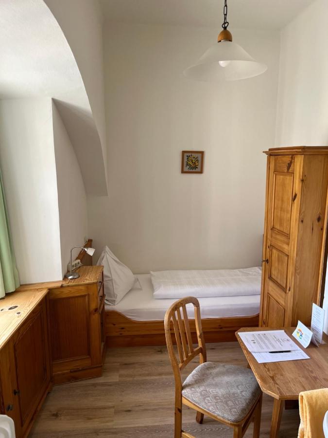 Kloster Wernberg Hotell Exteriör bild
