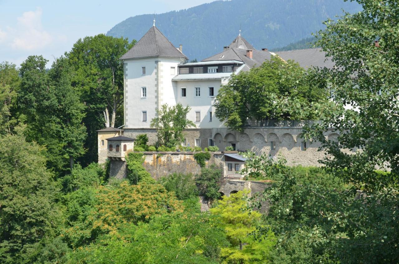 Kloster Wernberg Hotell Exteriör bild